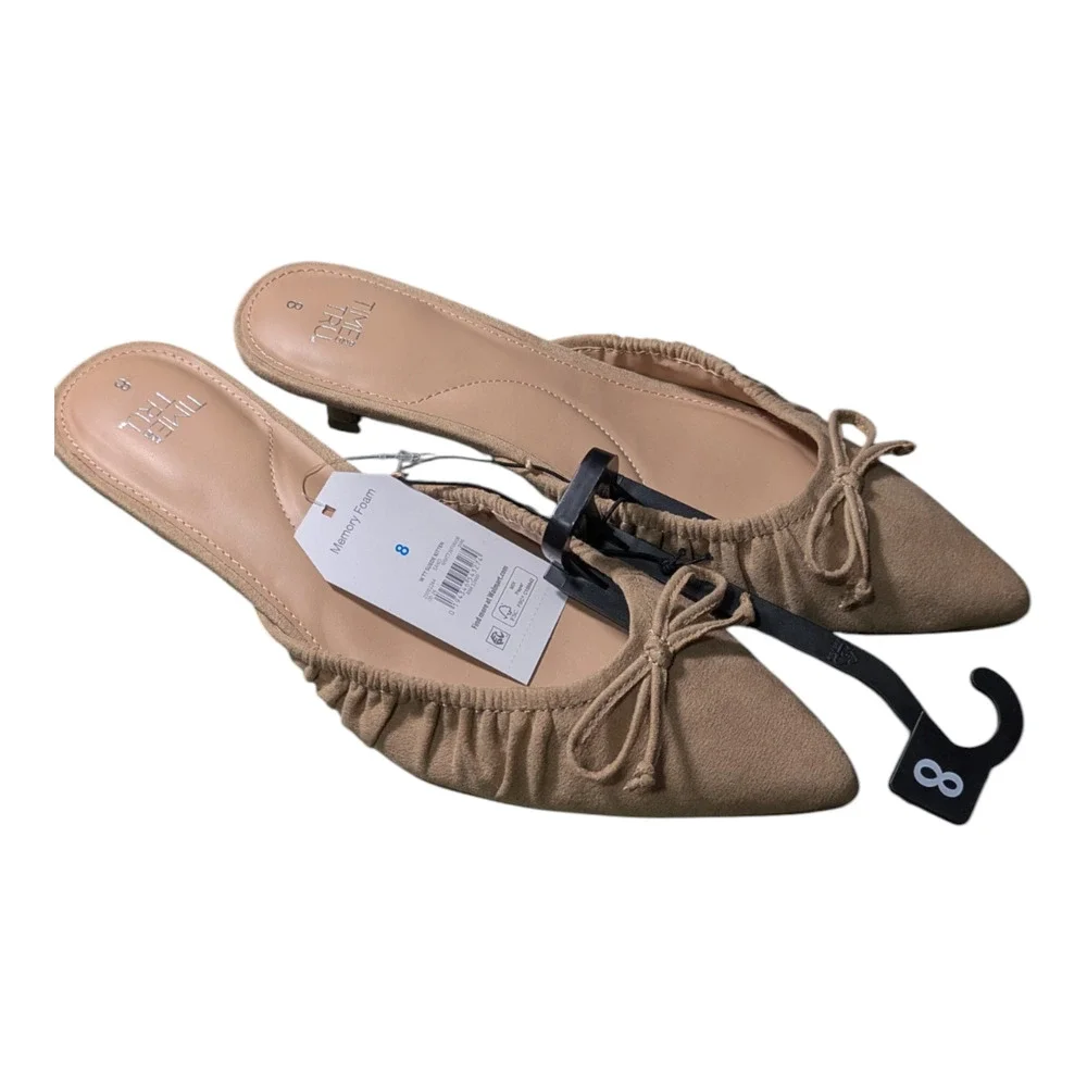 Time and Tru Tan Beige Pointed-Toe Faux Suede Kitten Heel Wit Bows Size 8 NWT